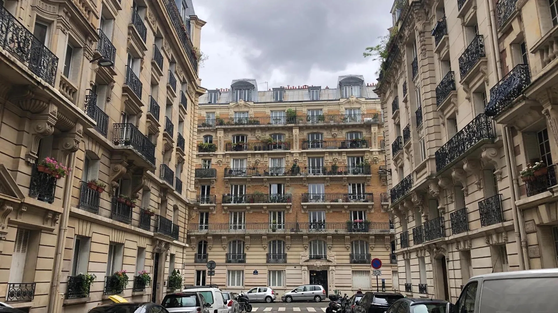 Le Pinky Bird - Paris 15 Pasteur Apartment